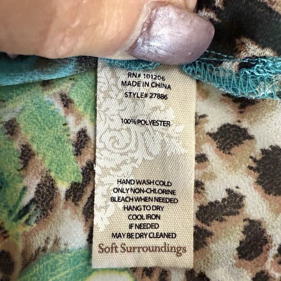 Soft Surroundings Georgette Tunic Top Size L Green Animal Print Roll Tab Sleeves - Picture 9 of 10
